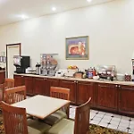 Best Western Plus Hobby Airport Inn And Suites 