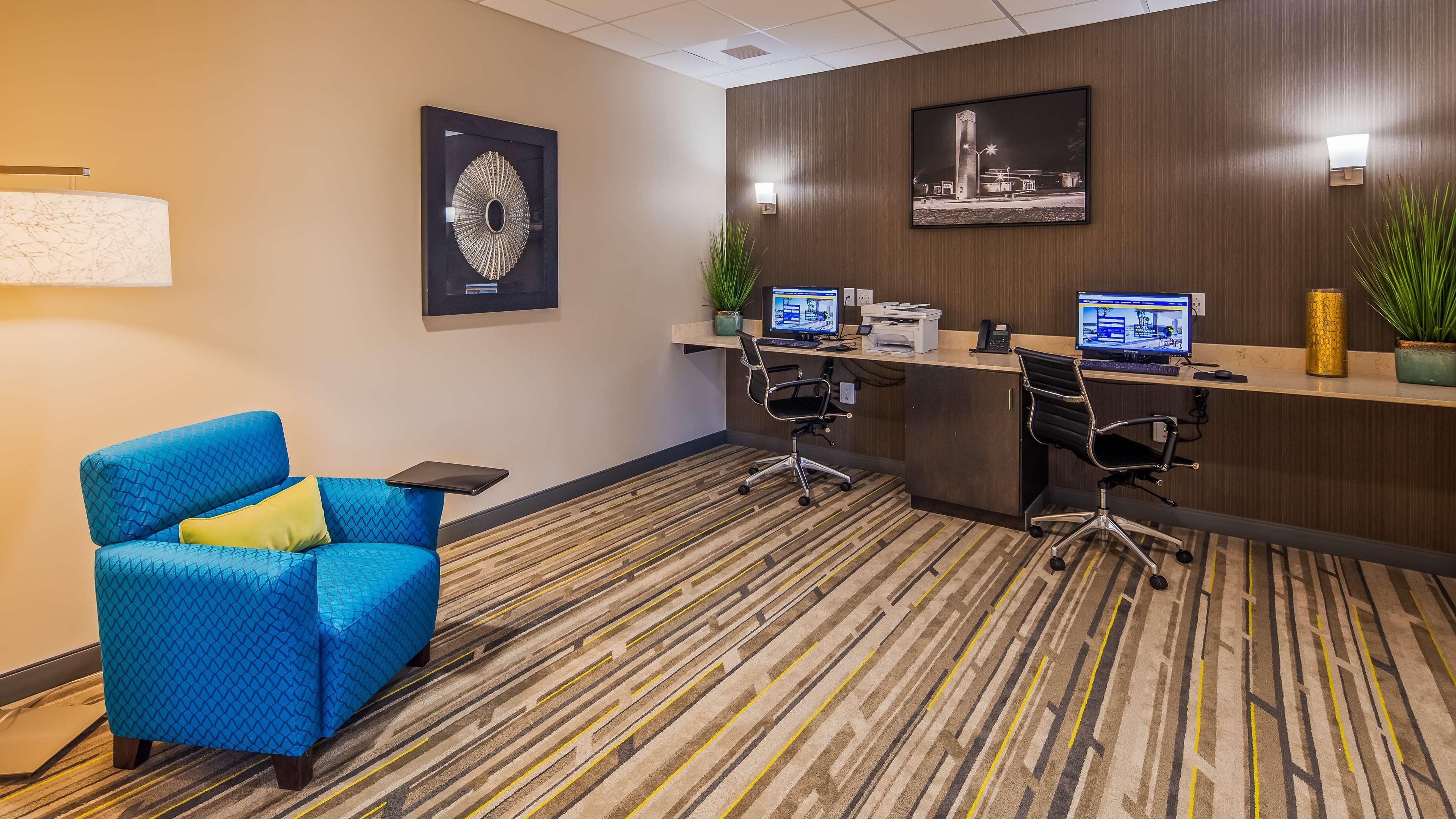 Hotel Best Western Plus Hobby Airport And 3*