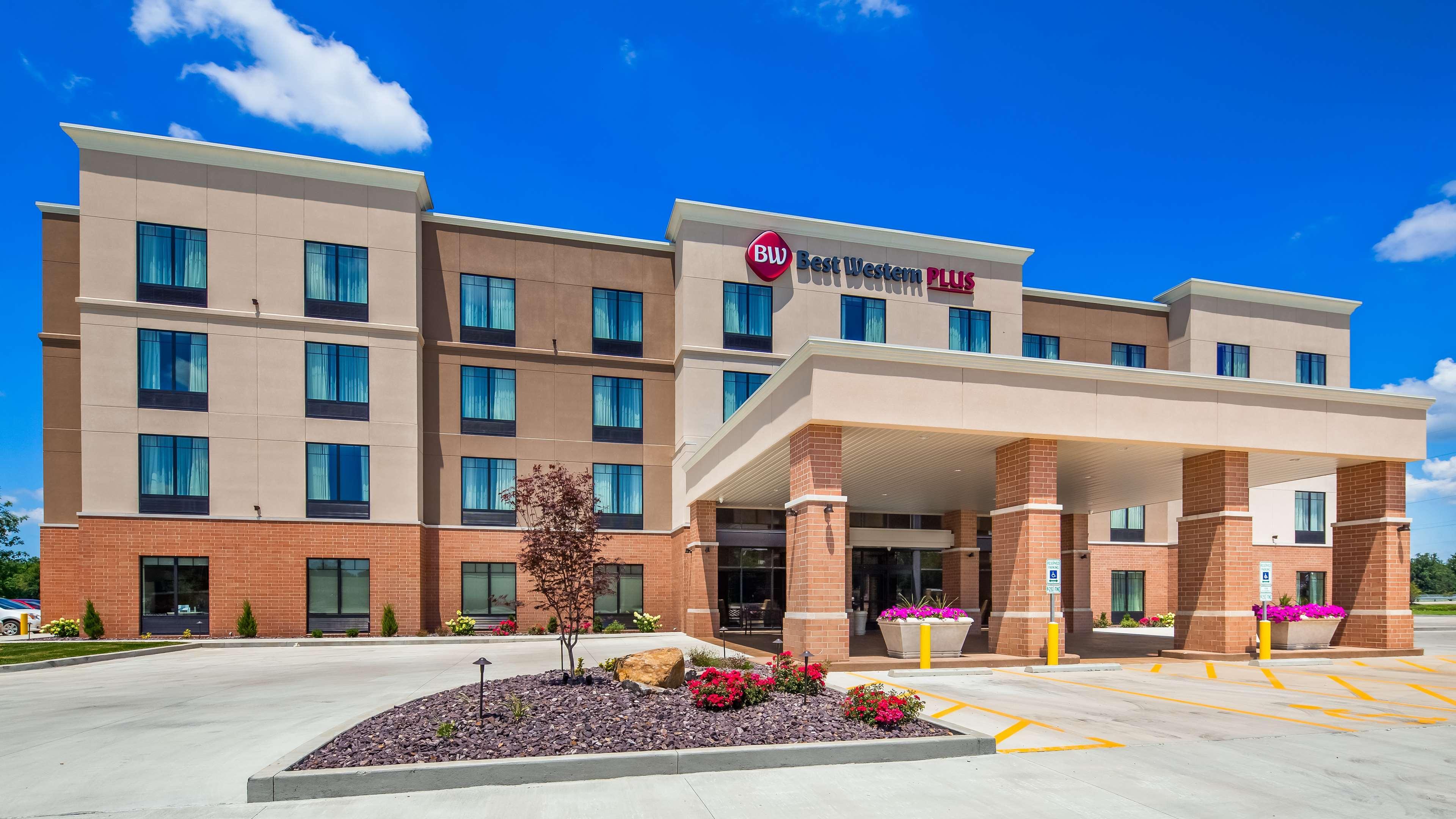 Hotel Western Hobby Airport And 3*