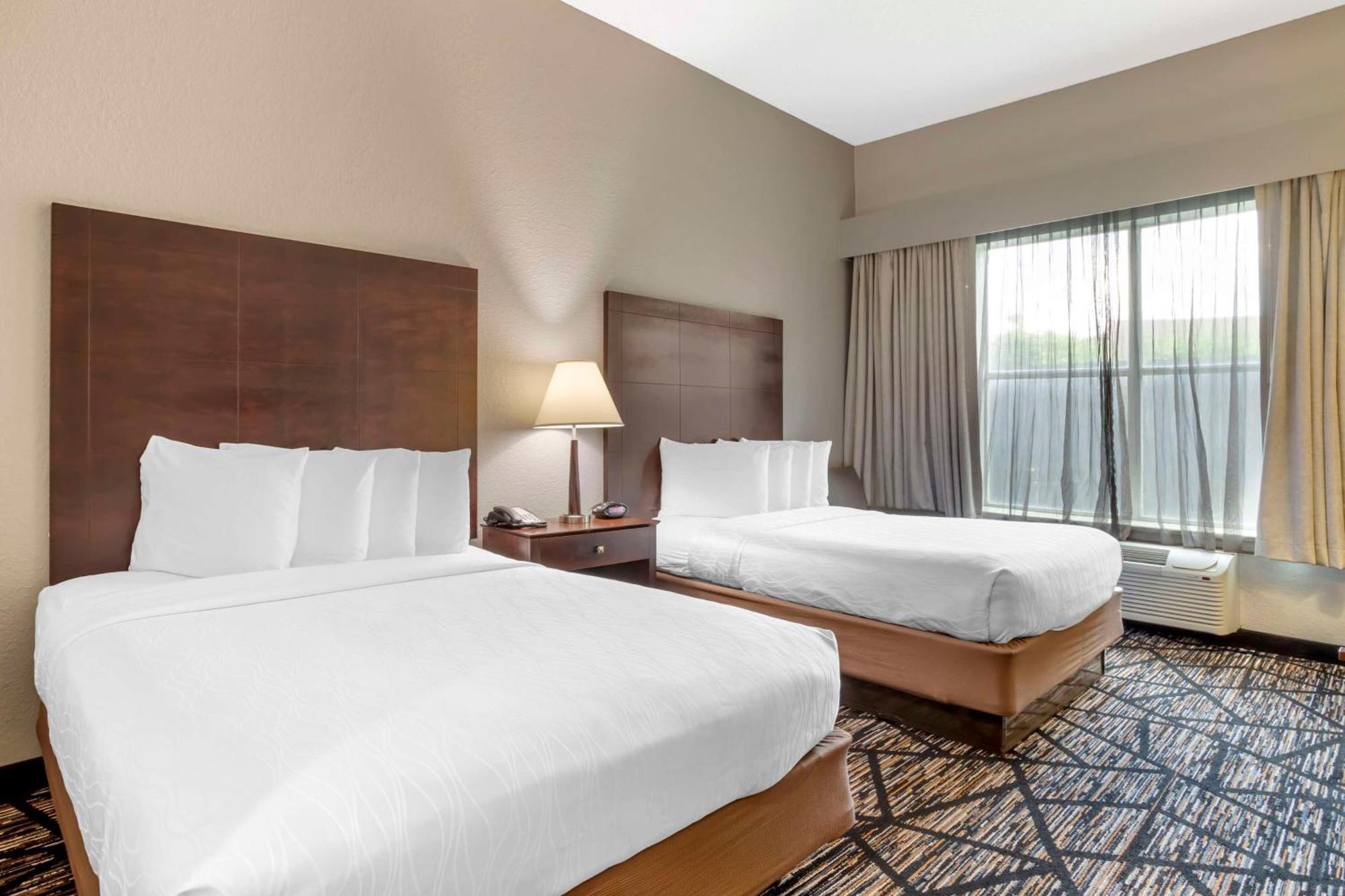 Hotel Western Hobby Airport And 3*