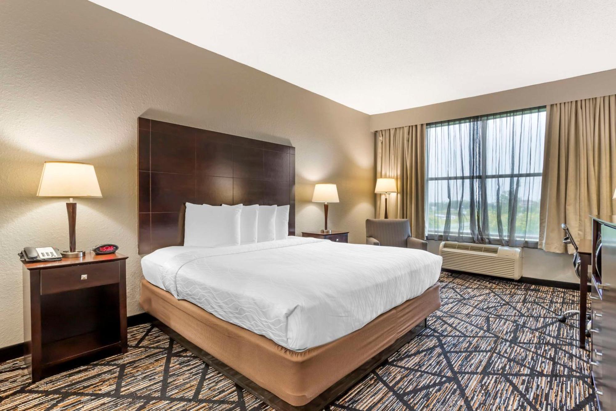Western Hobby Airport And 3*